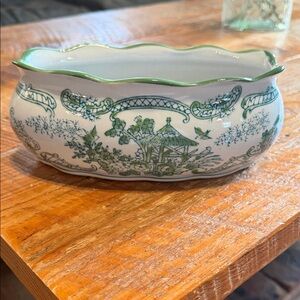 White Porcelain Scalloped Dish with Green Trim